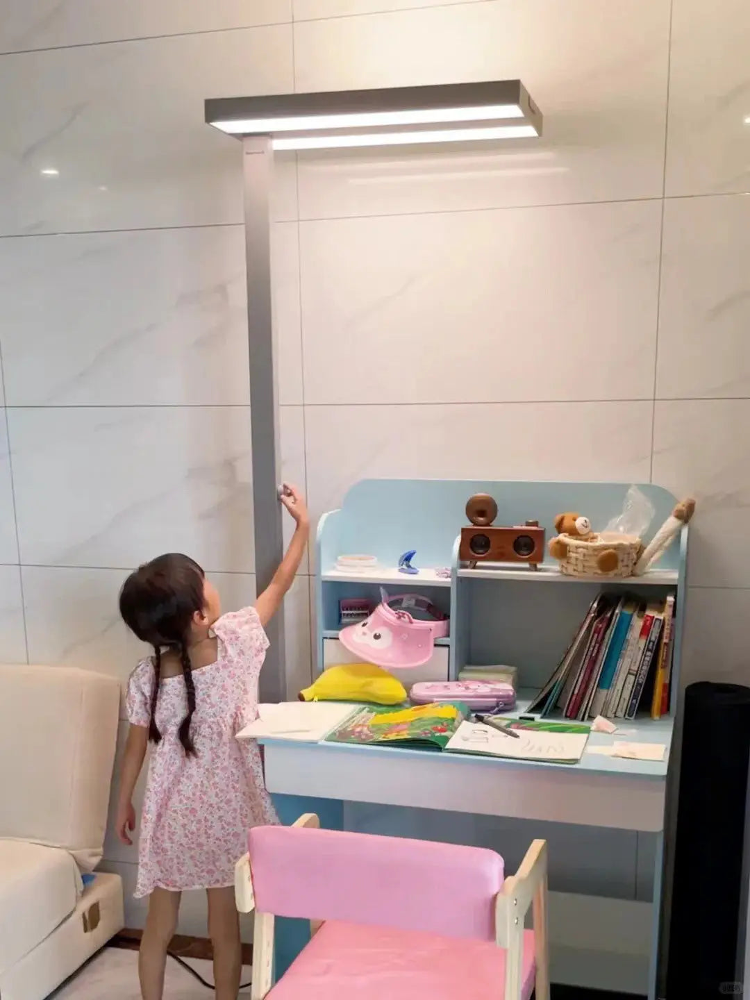 ESPECIAL MAKER: $100 DE DESCUENTO EN ILUMINA AL MAKER QUE HAY EN TI - Honeywell 02E Lámpara de Piso