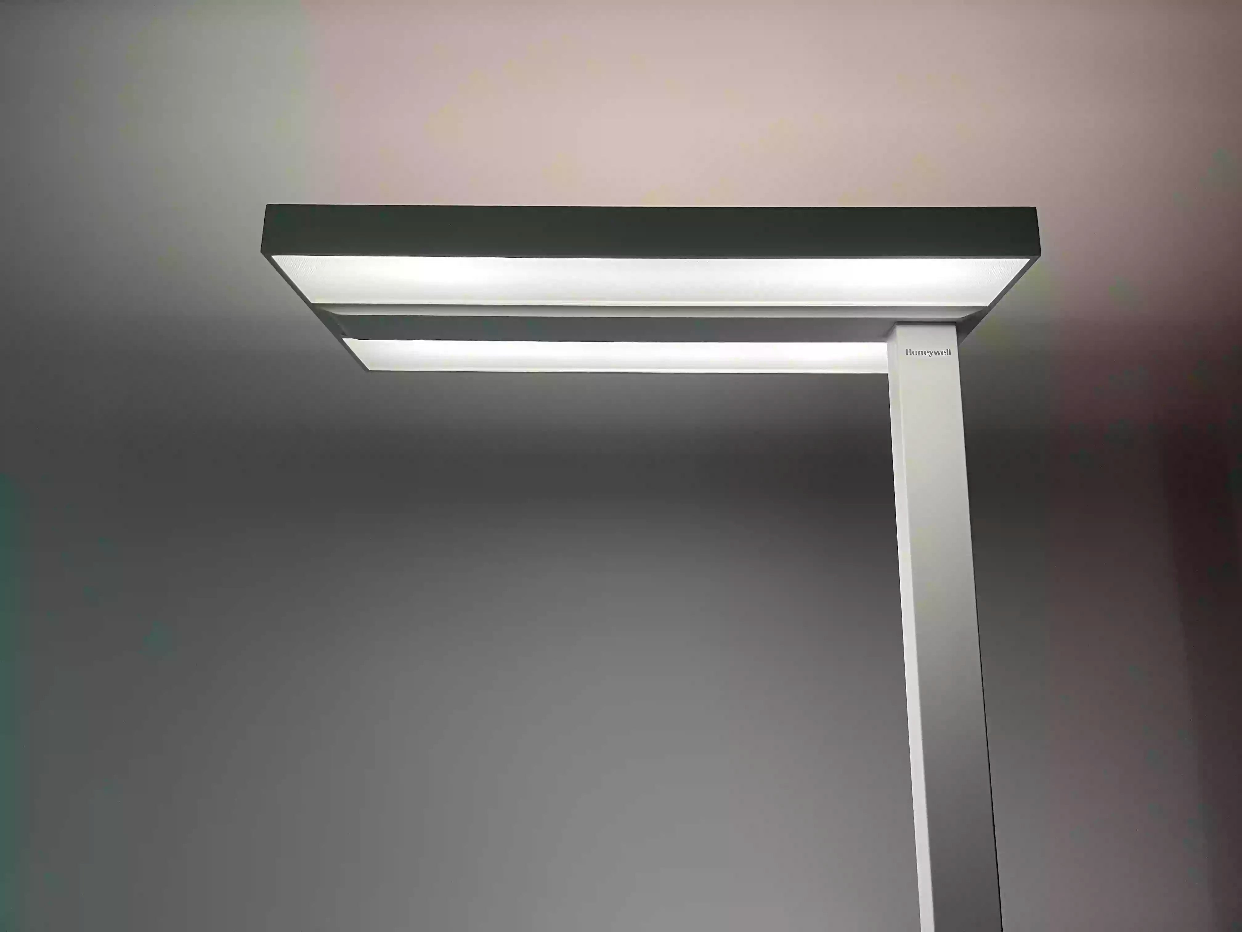 Floor Lamps for Home Offices: Boost Productivity