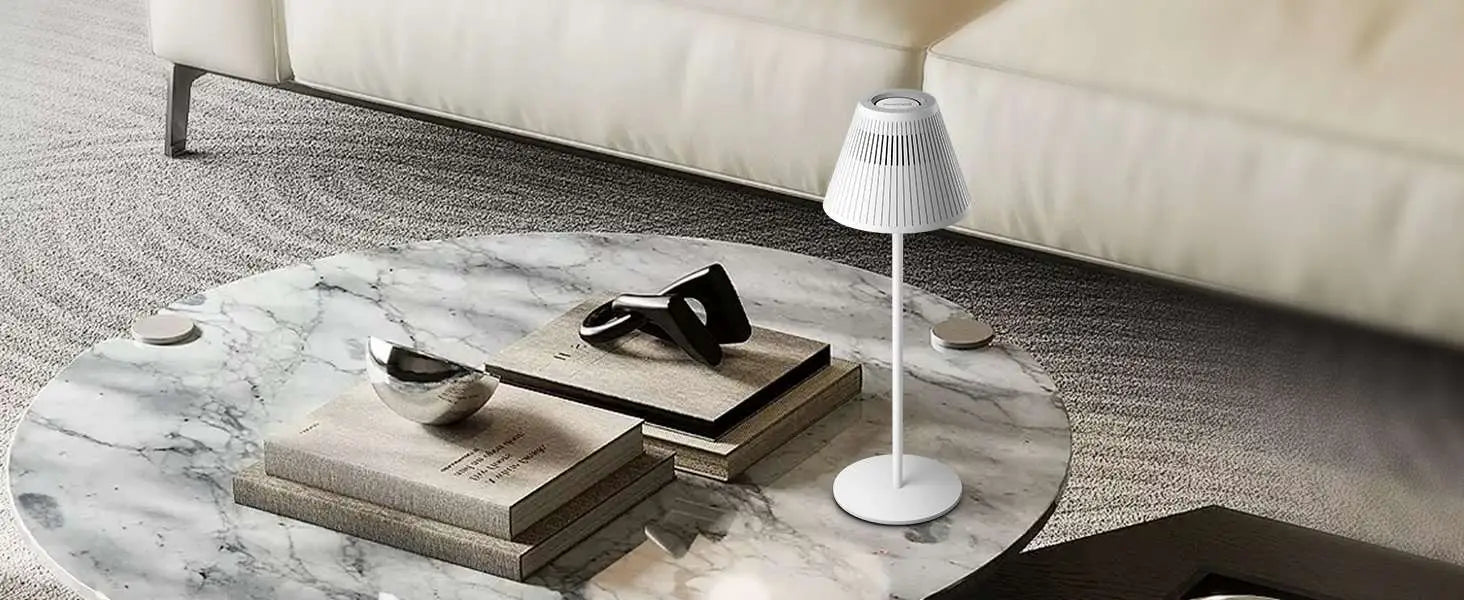 Lámpara de mesa inteligente Honeywell como iluminación decorativa de acento en el diseño interior de una sala de estar moderna